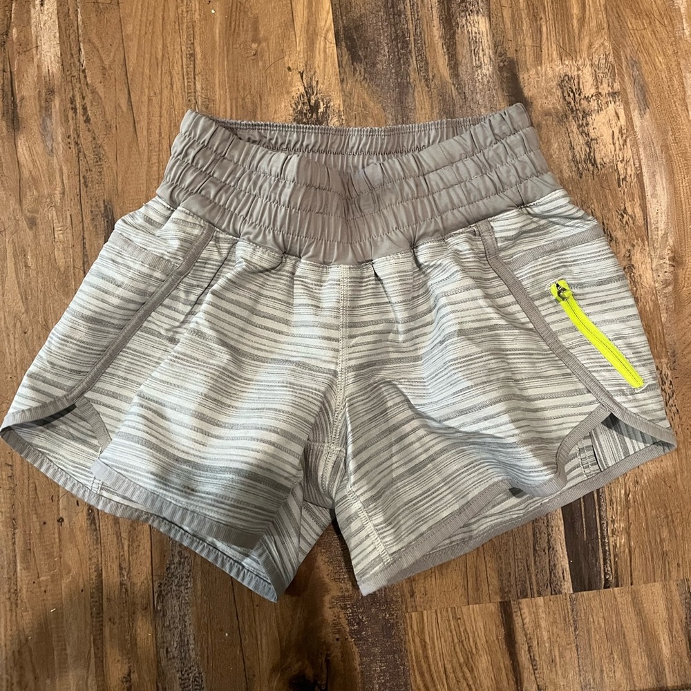 Lululemon grey high waisted shorts size 4 4”